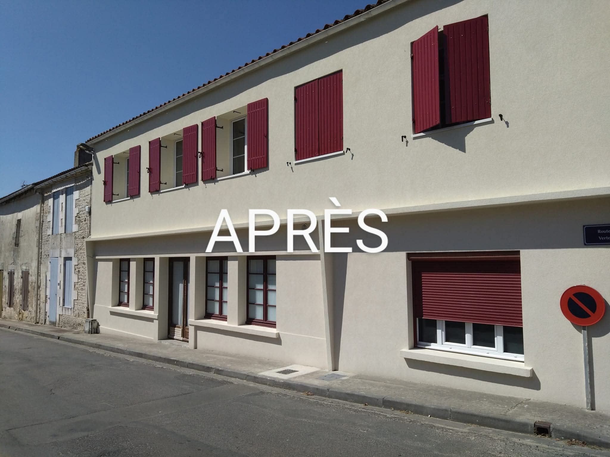 Immeuble après ravalement façade volets bordeaux